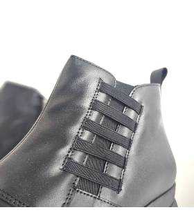 Detalle gomas elásticas botín Valerias mujer negro