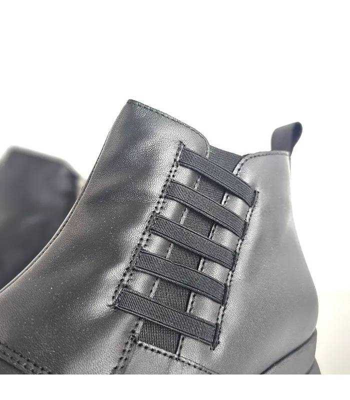 Detalle gomas elásticas botín Valerias mujer negro