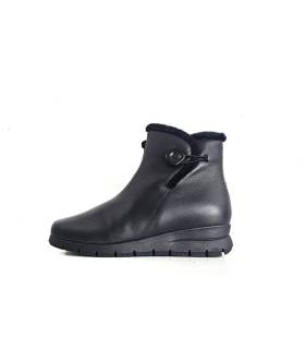 Botines mujer invierno Valerias negros detalle botón lateral
