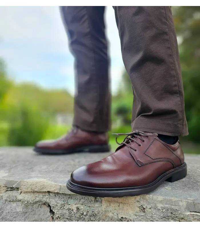 Zapatos Baerchi hombre boda de piel marrón con cordones puestos