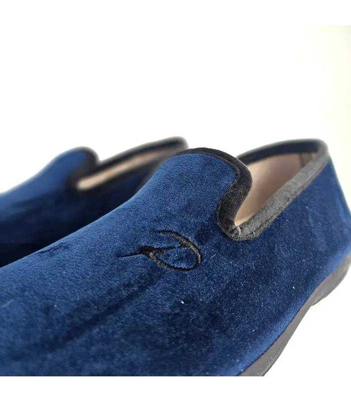 Detalle bordado Pelusín zapatillas hombre azul
