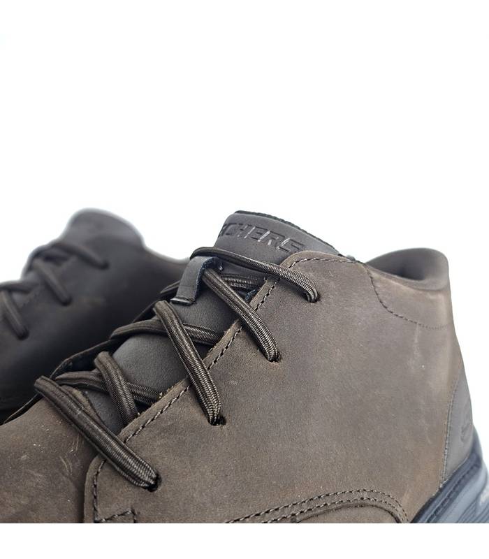 Detalle cordones elásticos Skechers Slip-ins hombre marrón