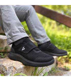 Zapatillas Luisetti hombre velcro para trabajo negras puestas
