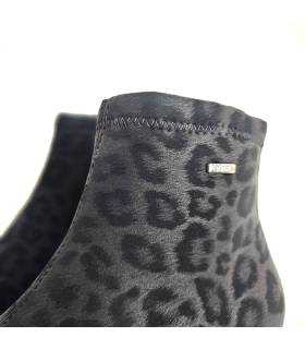Detalle animal print negro en botines impermeables mujer DChicas