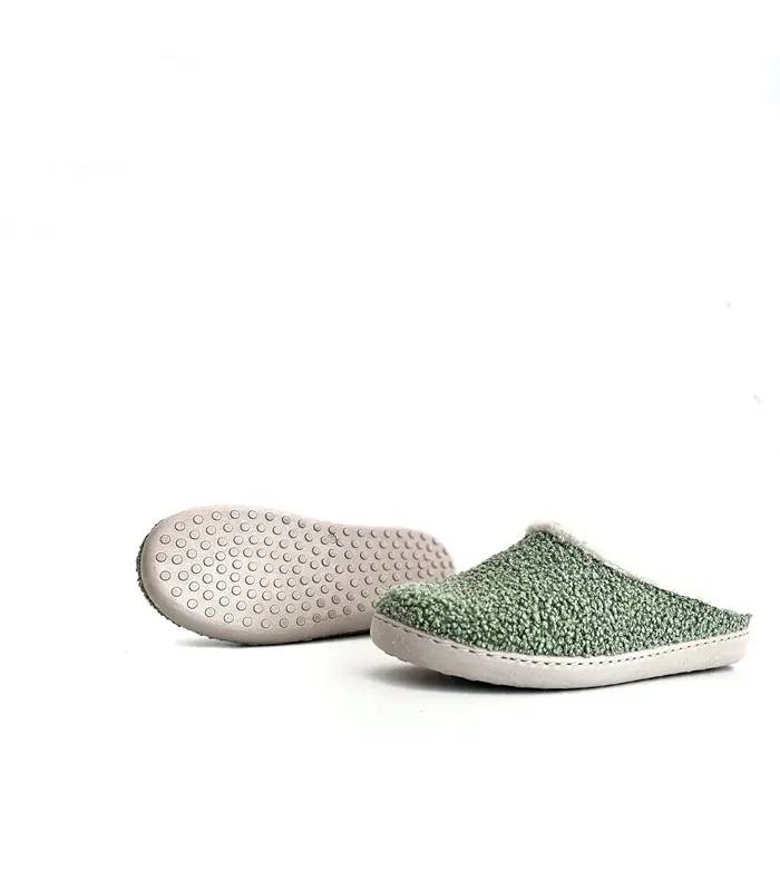 Zapatillas de casa mujer Gema García verdes de borreguito con suela antideslizante
