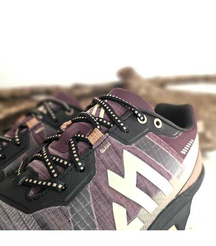 Detalle de cordones y tejido técnico Chiruca Managua Lady 07