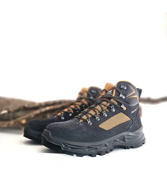 Botas Chiruca hombre para senderismo con piel serraje gris