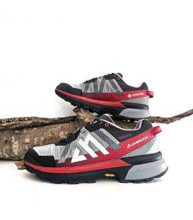 Zapatillas Chiruca Managua 09 gris y rojo para trekking ligero