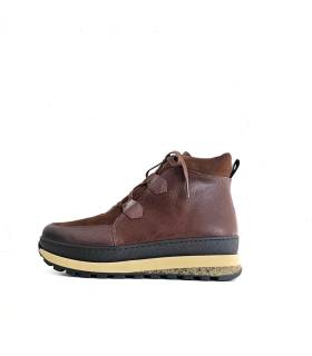 Botín Comfort Class Daria piel marrón vista lateral con cuña