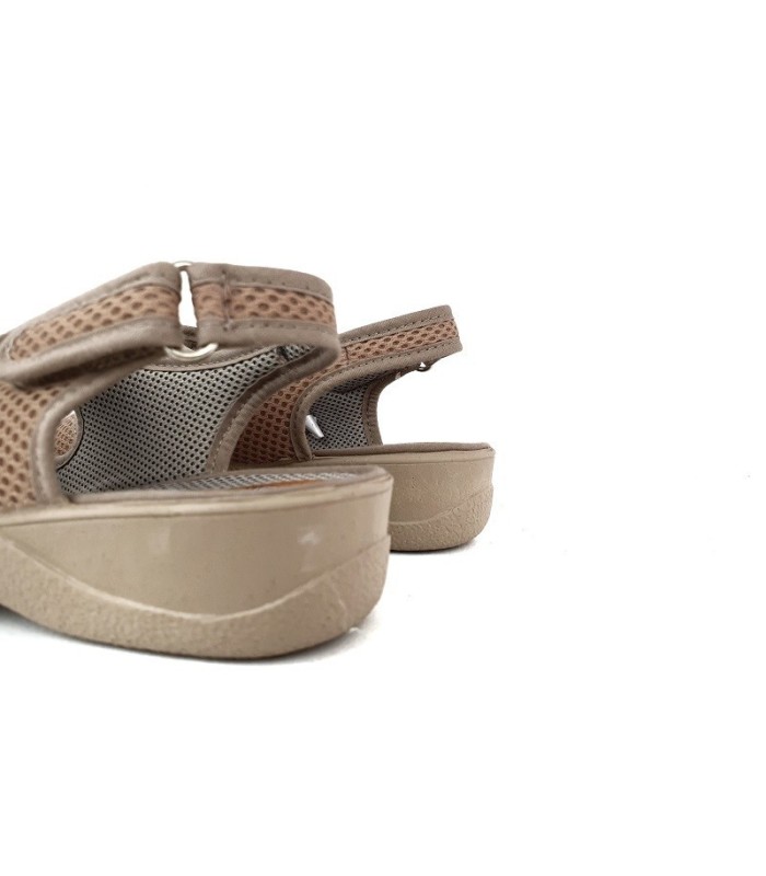 zapatillas de casa o calle descalzas con cierre de tres velcros para pies delicados o hinchados fabricada por el Doctor Cutillas