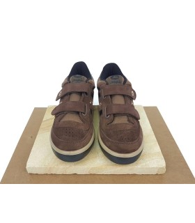 Deportivos Jhayber Olimpia piel marrón velcro, vista frontal