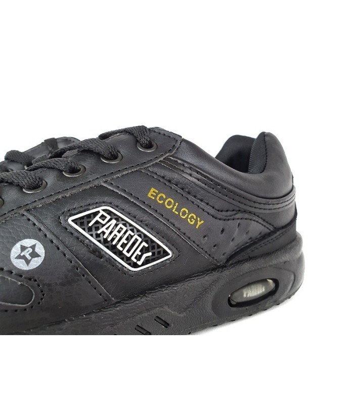 Zapatilla deportiva fabricada por Paredes en piel grabada de color negro modelo ecology, ecológico con cierre de cordones