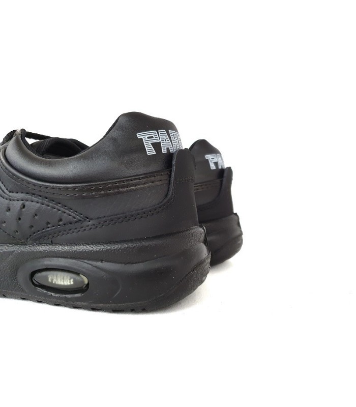 Zapatilla deportiva fabricada por Paredes en piel grabada de color negro modelo ecology, ecológico con cierre de cordones