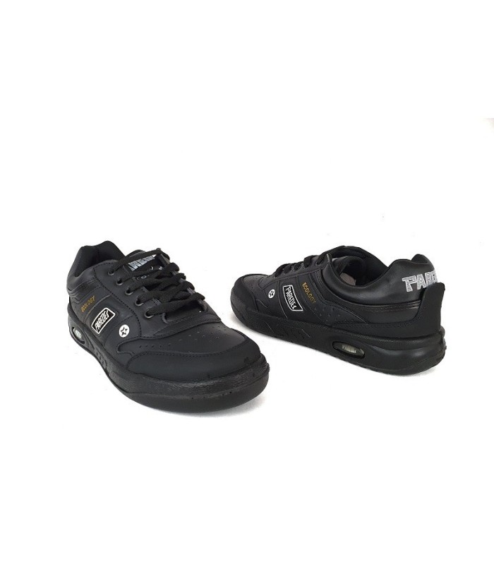 Zapatilla deportiva fabricada por Paredes en piel grabada de color negro modelo ecology, ecológico con cierre de cordones