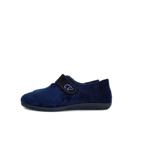 zapatilla de casa para invierno de hombre de color azul marino con cierre de velcro con el logo fabricado por Cabrera