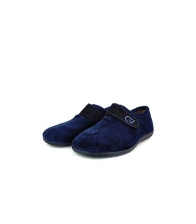 zapatilla de casa para invierno de hombre de color azul marino con cierre de velcro con el logo fabricado por Cabrera