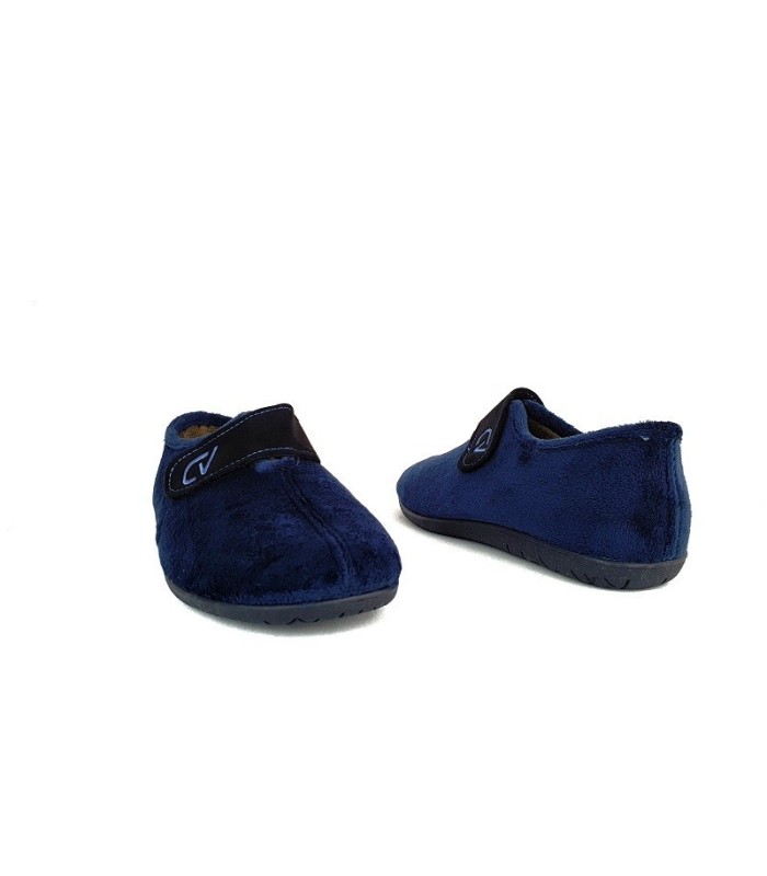 zapatilla de casa para invierno de hombre de color azul marino con cierre de velcro con el logo fabricado por Cabrera