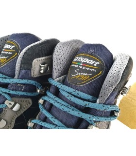 Detalle del cierrde cordones de botas de trekking para mujer de Grisport