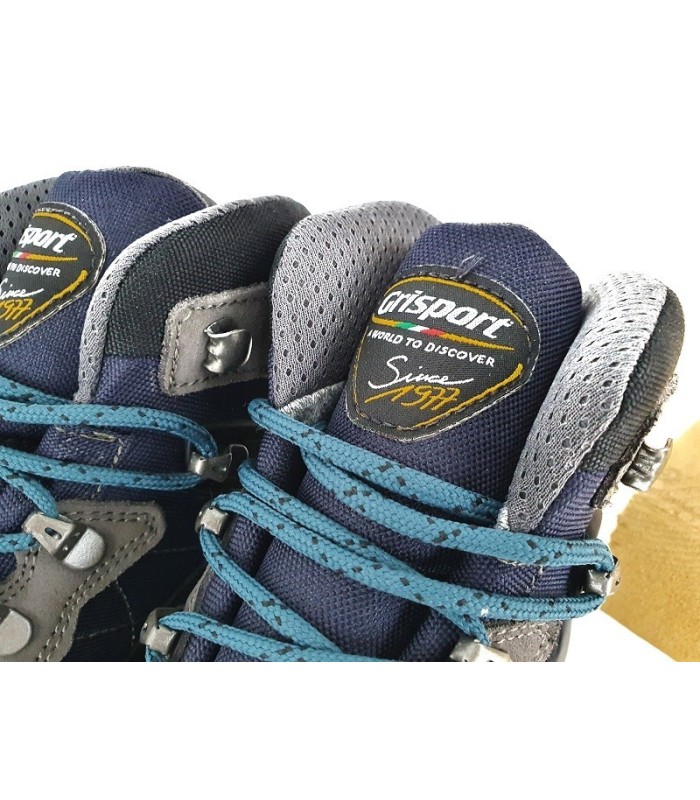 Detalle del cierrde cordones de botas de trekking para mujer de Grisport