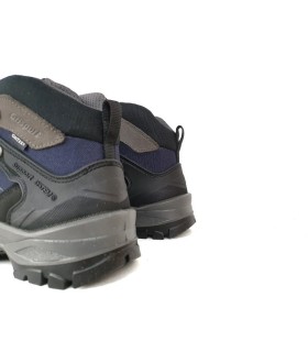 Vista trasera de botas ligeras de trekking para mujer de Grisport