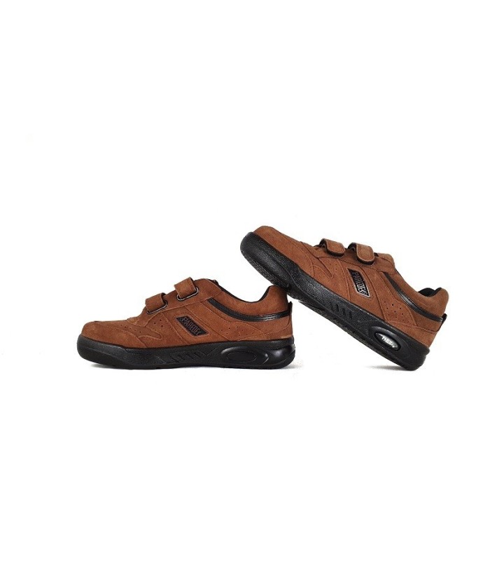 zapatillas deportivas para hombre de piel de serraje con cierre de velcros con horma ancha fabricado por Paredes de color marrón