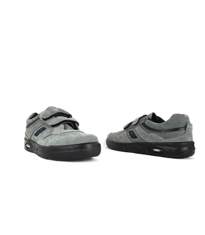 zapatillas deportivas para hombre de piel de serraje con cierre de velcros con horma ancha fabricado por Paredes de color gris