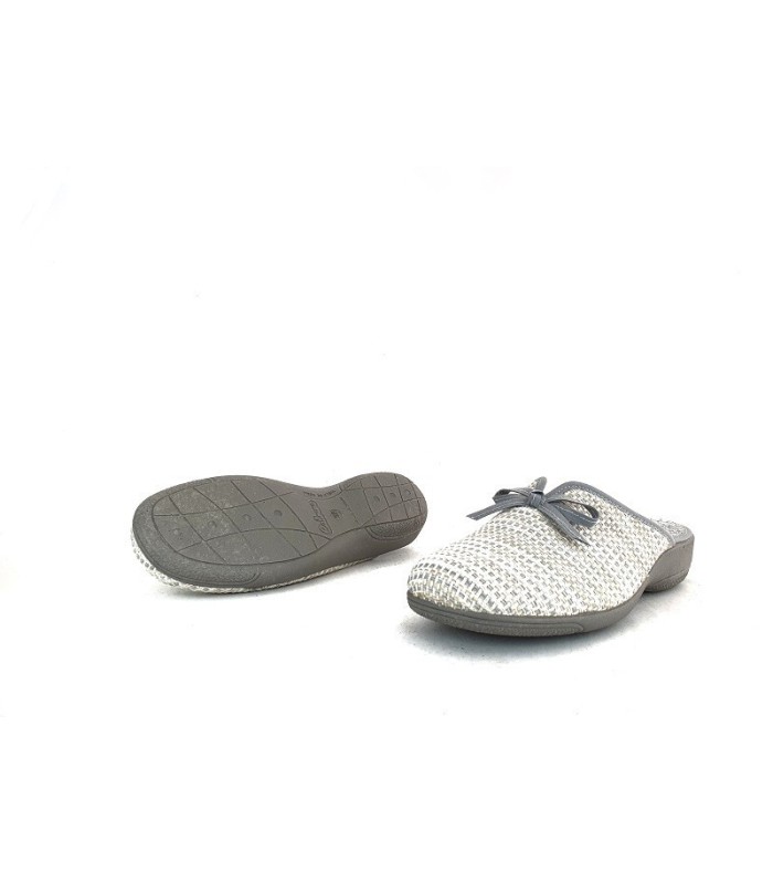 zapatilla de casa para verano de mujer modelo Niza en color gris descalza atrás con caña fabricada por Cabrera